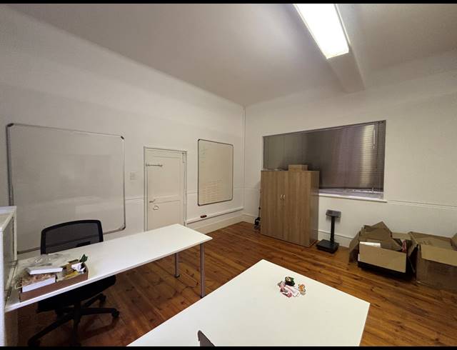 97M² OFFICE TO LET IN PAARDEVLEI